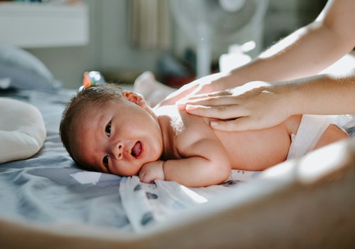 cuanto tiempo puede estar un bebé sin hacer caca